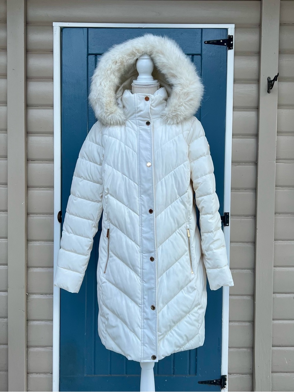 Michael Kors Light Cream Quilted Hooded Puffer Coat with Faux Fur Trim Size L